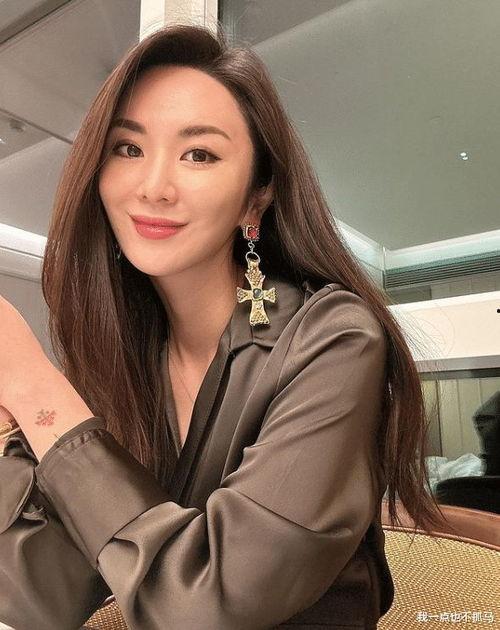 网红明星吃瓜qq群名,幕后故事大揭秘 第3张 网红明星吃瓜qq群名,幕后故事大揭秘 第3张