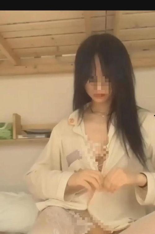 女孩大爆料视频在线观看,视频内容精彩纷呈，在线观看不容错过